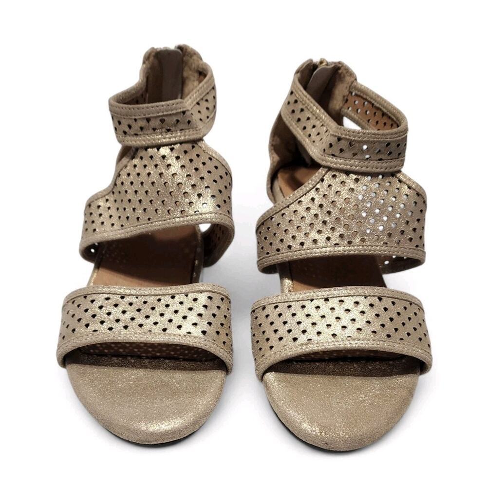 Bettye Muller Concept Gold Comfort Womens Size 6 Leather Wedge Perforated Sandal - Picture 4 of 8